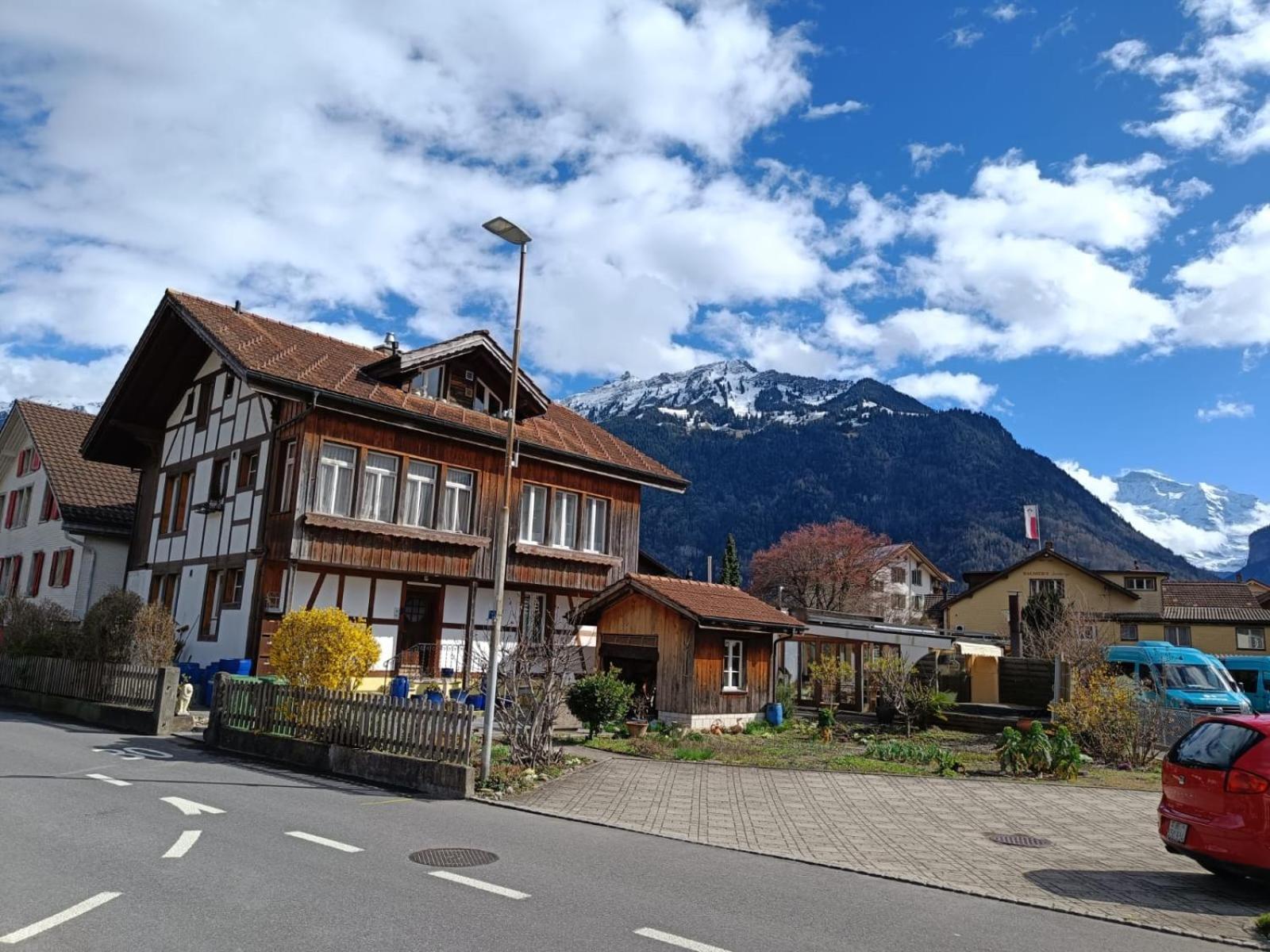 Fine&Pine Center Apartment Matten bei Interlaken Buitenkant foto